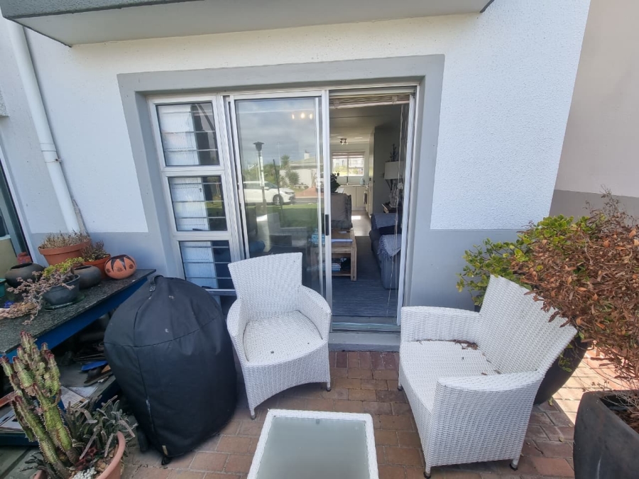 To Let 2 Bedroom Property for Rent in Big Bay Western Cape